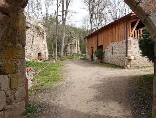 Porte d'entrée au Gîte du Monorail